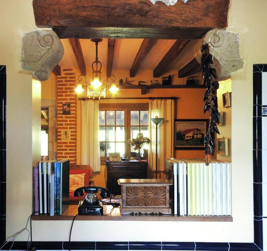Casa Rural Iketxe Hondarribia Bagian luar foto